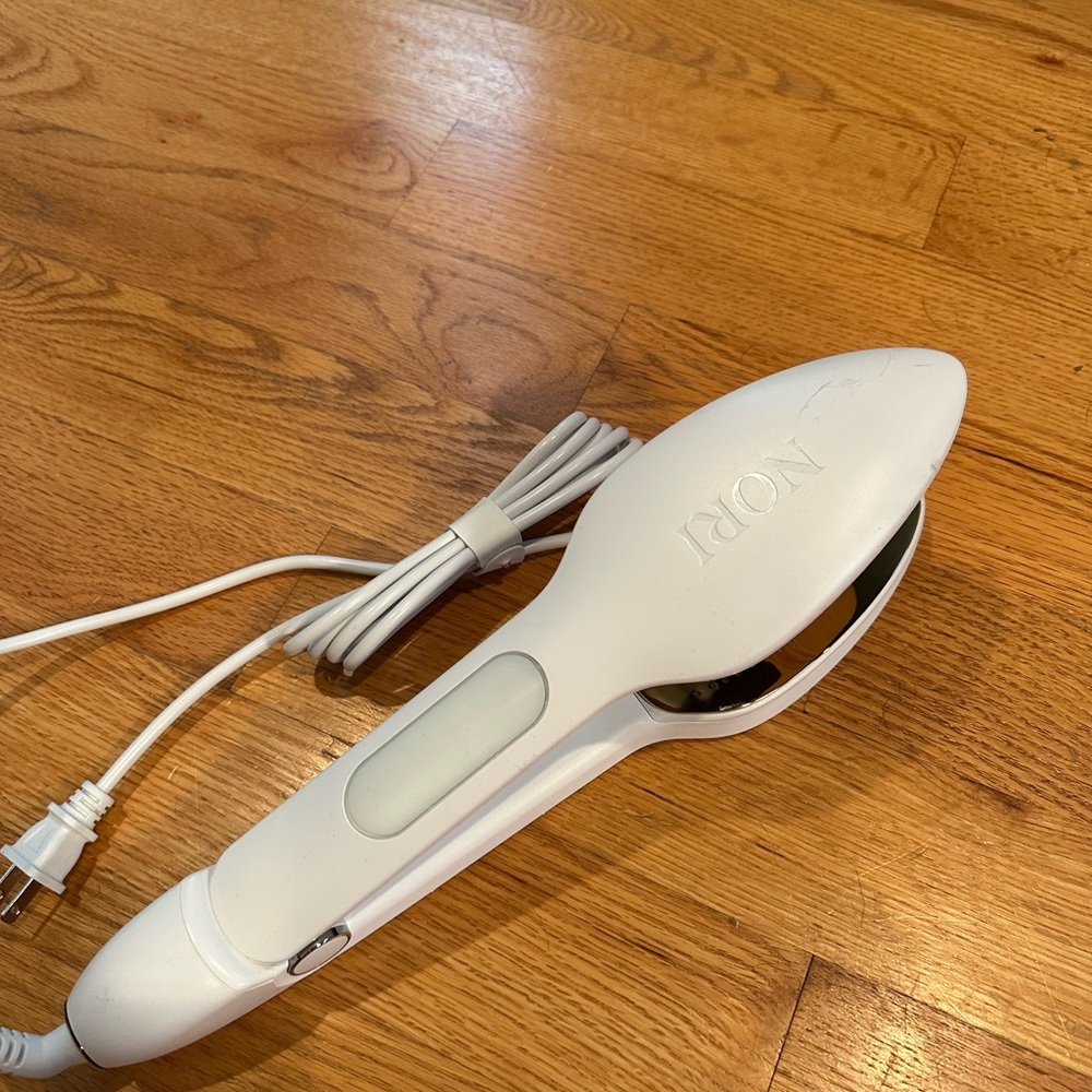 NOR Compact White Garment Steamer